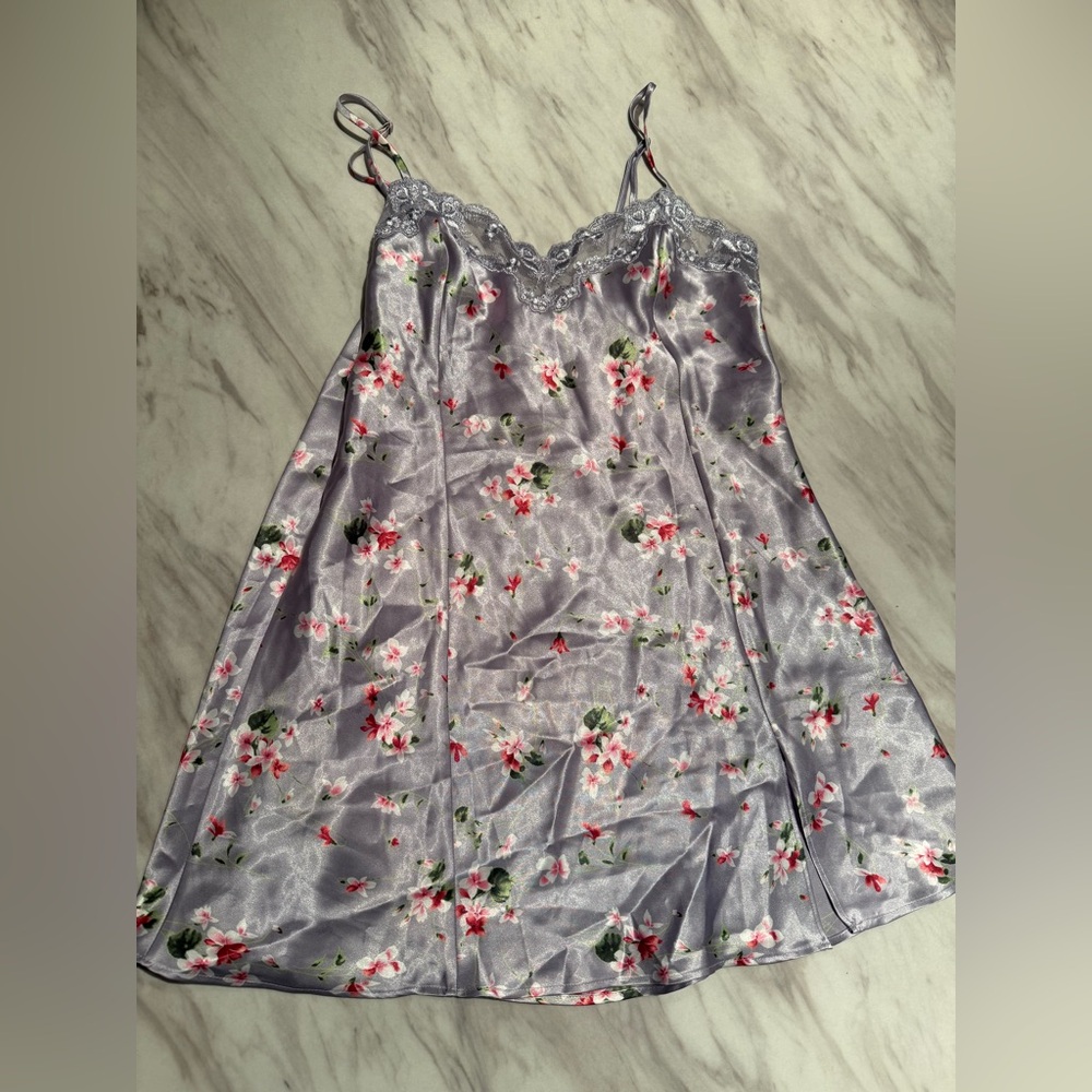 Victoria’s Secret lavender flowered nightdress slip dress Small